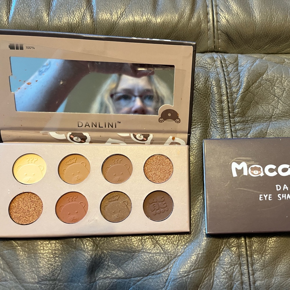 Eyeshadow palette